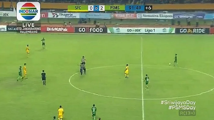 Cuplikan Suporter Masuk ke Lapangan di Laga Sriwijaya FC Vs PSMS Medan